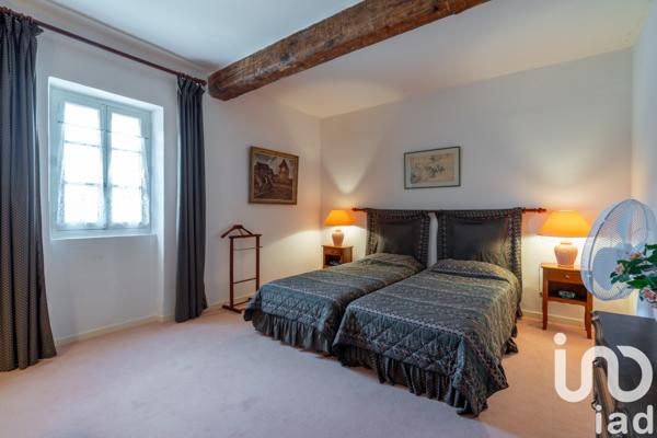 Maison à vendre 10 pièces 289 m² Saint-Saturnin-lès-Avignon