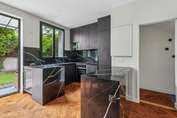 Location Maison de ville Paris 16 7 Pièces 157.61 m²