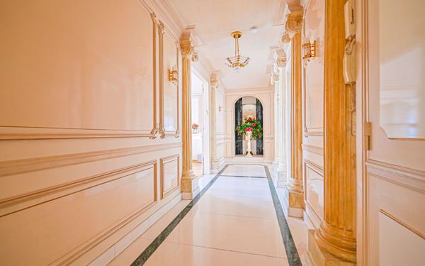 Appartement à vendre    4 pièces • 143,62 m2 Paris 10