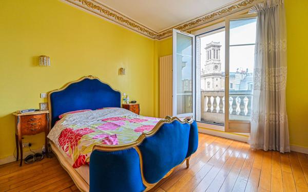Appartement à vendre    4 pièces • 143,62 m2 Paris 10