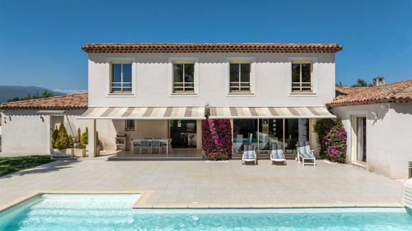 Vente Villa de luxe Mouans-Sartoux 8 Pièces 223 m²