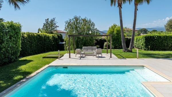 Vente Villa de luxe Mouans-Sartoux 8 Pièces 223 m²