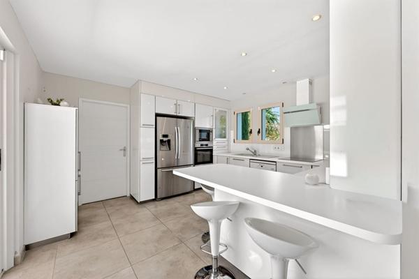 Vente Villa de luxe Mouans-Sartoux 8 Pièces 223 m²