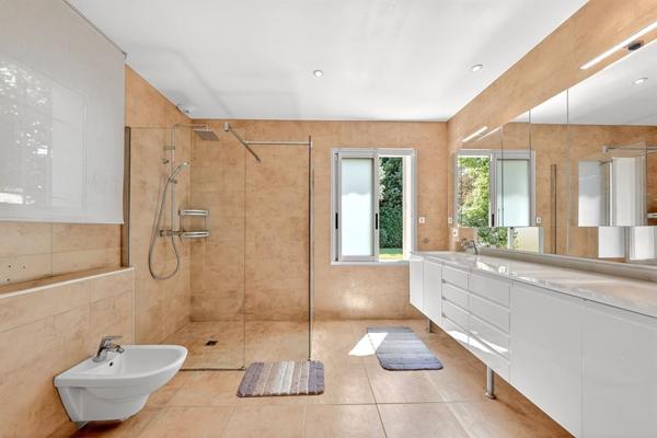 Vente Villa de luxe Mouans-Sartoux 8 Pièces 223 m²