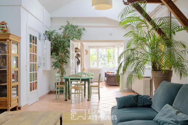 Maison type atelier avec jardin paysagé