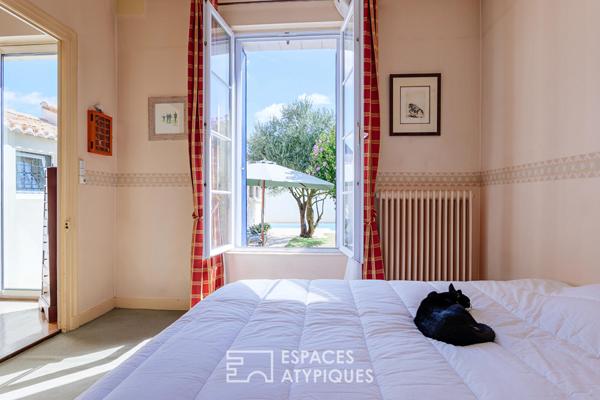 Échoppe de charme et son jardin secret avec piscine