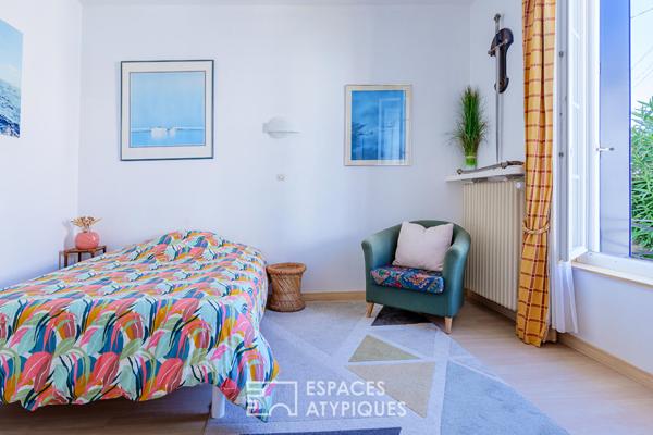 Échoppe de charme et son jardin secret avec piscine
