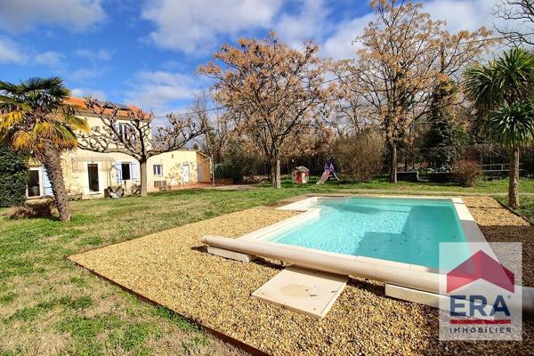 Maison à vendre à Carpentras - 3 chambres - 142m² habitables - Hangar - Piscine