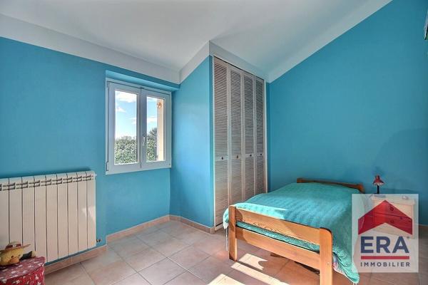 Maison à vendre à Carpentras - 3 chambres - 142m² habitables - Hangar - Piscine