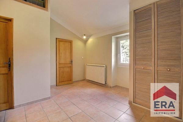 Maison à vendre à Carpentras - 3 chambres - 142m² habitables - Hangar - Piscine