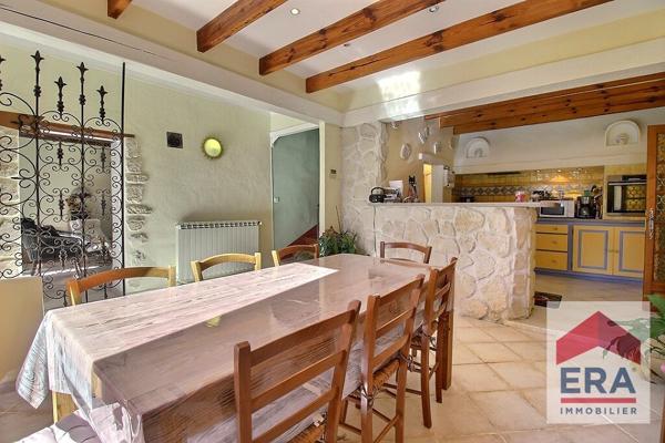 Maison à vendre à Carpentras - 3 chambres - 142m² habitables - Hangar - Piscine