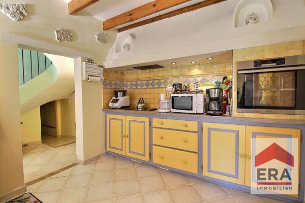 Maison à vendre à Carpentras - 3 chambres - 142m² habitables - Hangar - Piscine