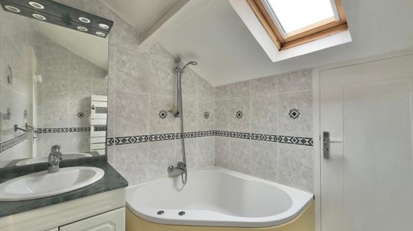 MAISON DE VILLE À JUVISY-SUR-ORGE, AU CALME ET PROCHE GARE RER C