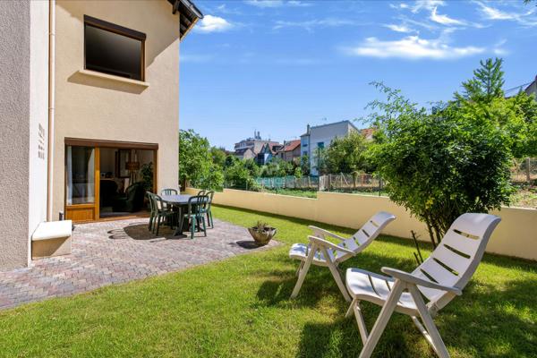CHAVILLE- Rive Droite- Maison familiale possibilité 6 chambres. 890 000 € **  - Référence  742-C