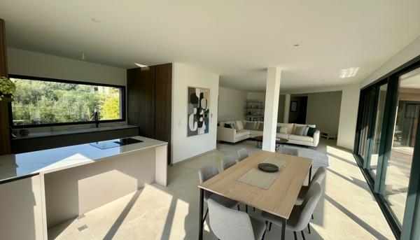 Villa Saint Raphael 7 pièce(s) 288 m2