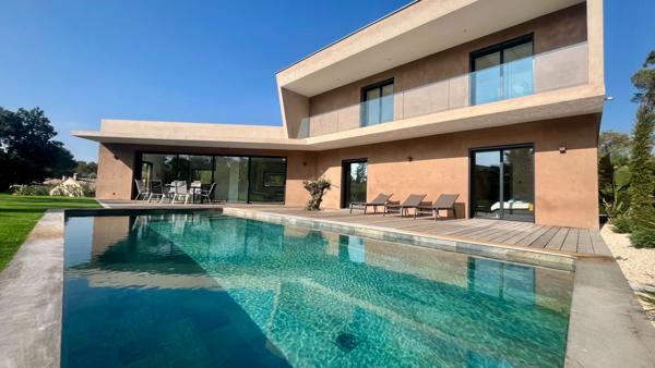 Villa Saint Raphael 7 pièce(s) 288 m2