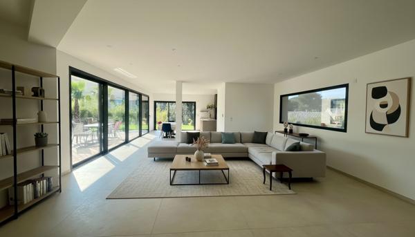 Villa Saint Raphael 7 pièce(s) 288 m2