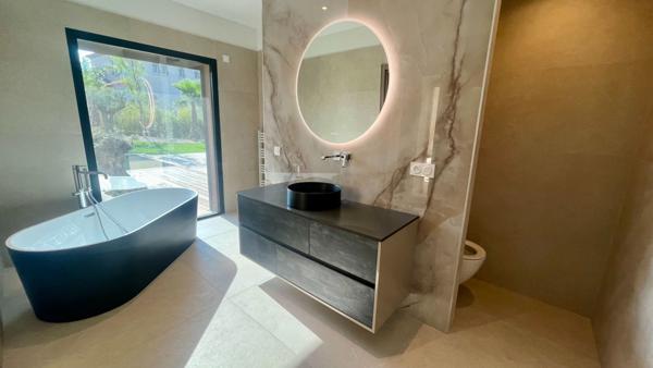 Villa Saint Raphael 7 pièce(s) 288 m2