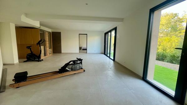 Villa Saint Raphael 7 pièce(s) 288 m2