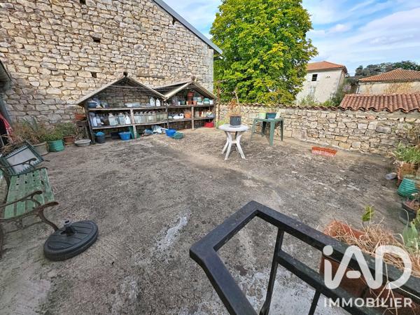 Immeuble à vendre 391 m² Chazelles