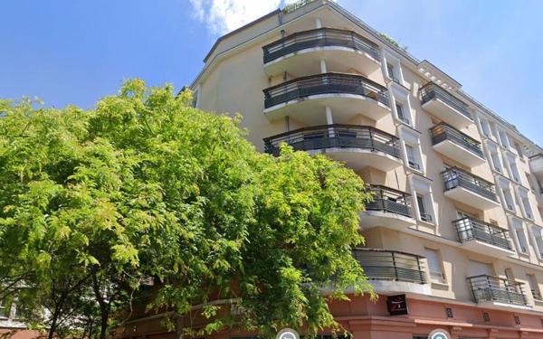 Appartement à vendre    2 pièces • 52,50 m2 Suresnes