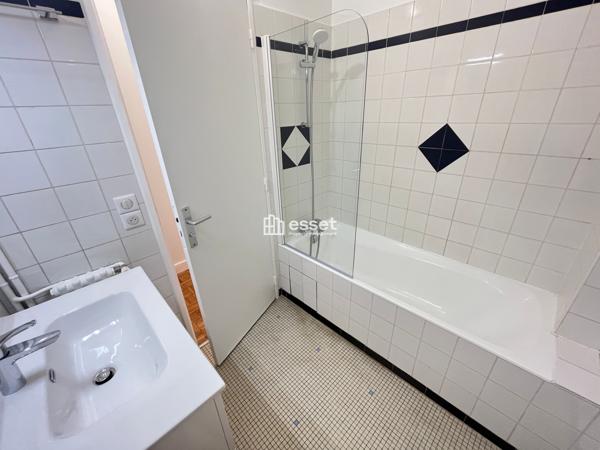 Location Studio 24 m² - Paris 75015