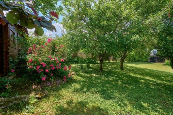 Grande maison de caractère avec grand jardin arboré