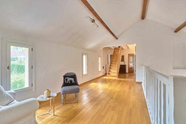 Grande maison de caractère avec grand jardin arboré