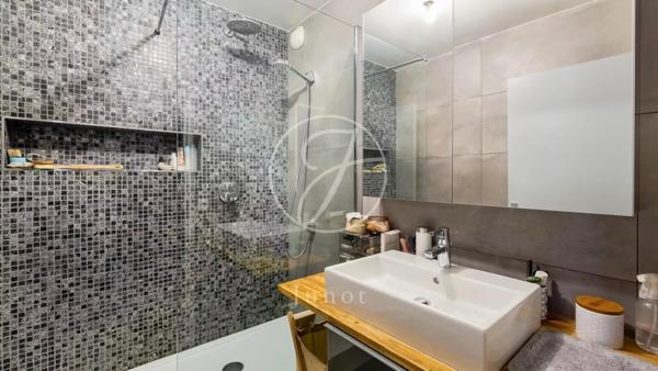 Arts et Métiers - Magnifique 5 pièces - 3 chambres - 2 salles de bain