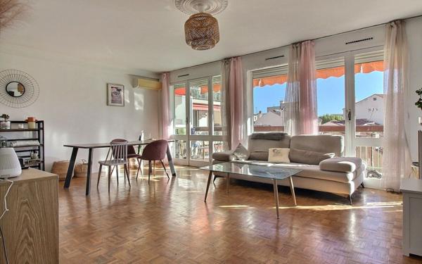 Appartement à vendre    3 pièces • 77 m2 Marseille 5