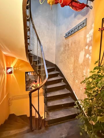 Maison de ville de 157m² avec potentiel local professionnel et dépendances, jardin 90 950 €