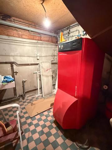 Maison de ville de 157m² avec potentiel local professionnel et dépendances, jardin 90 950 €