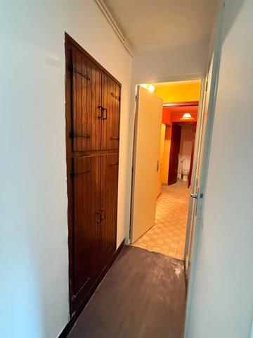 Maison de ville de 157m² avec potentiel local professionnel et dépendances, jardin 90 950 €