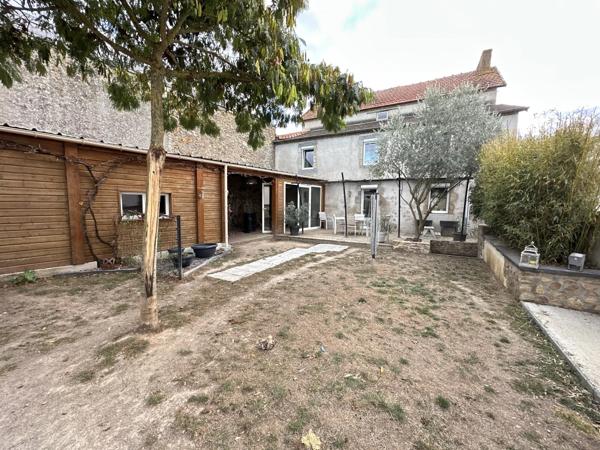 Maison de caractère de 181 m²à Saint-Sauveur, rénovée, avec grenier à finir d'aménager