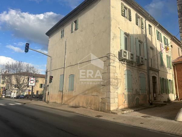 A VENDRE 83470 SAINT MAXIMIN LA SAINTE BAUME IMMEUBLE SUR DEUX ETAGES 145 M² AVEC ASCENCEUR DEUX CAVES