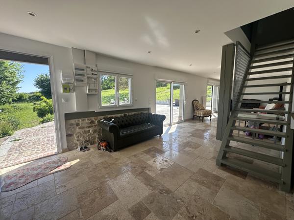 Maison 13 pièces - 330 m²