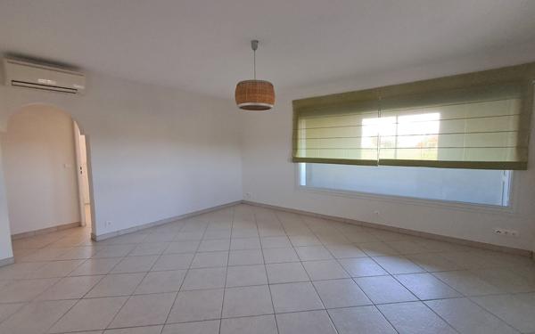 Maison à louer    6 pièces •  Urt