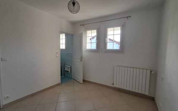 Maison à louer    6 pièces •  Urt