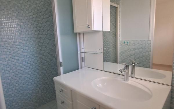 Maison à louer    6 pièces •  Urt