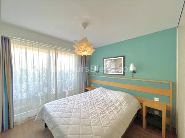 PORT FREJUS - APPARTEMENT T3 61m2 dans résidence avec piscine & accès direct plage