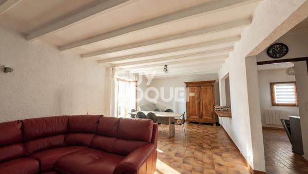 Bâtisse du XVIII siècle composé d'un local commercial et appartement