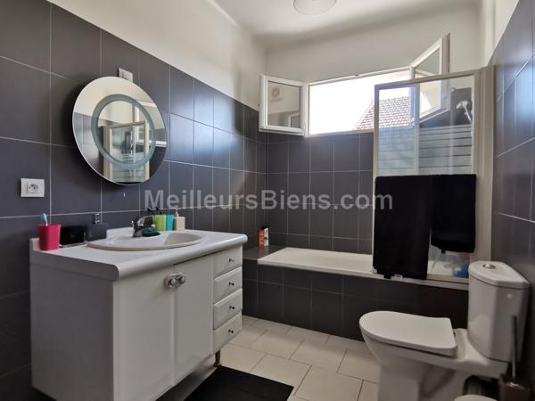 Maison 7 pièces et dépendances