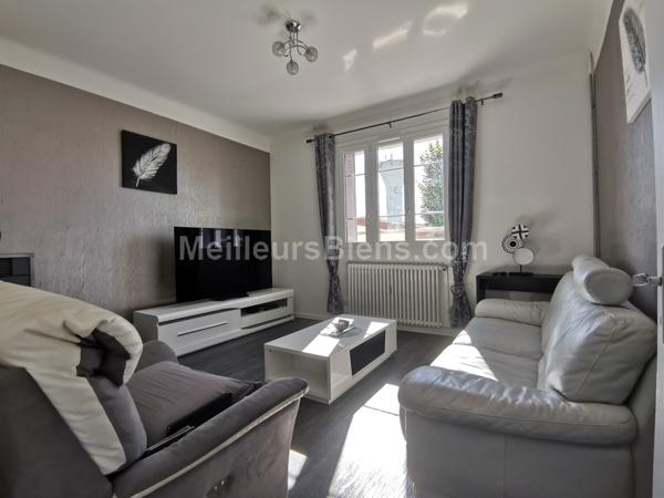 Maison 7 pièces et dépendances