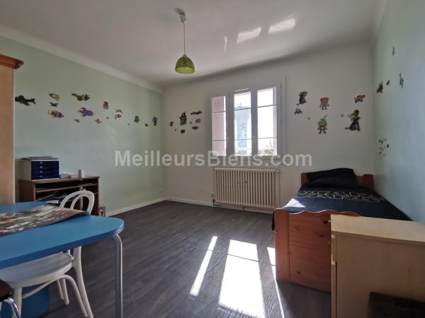 Maison 7 pièces et dépendances