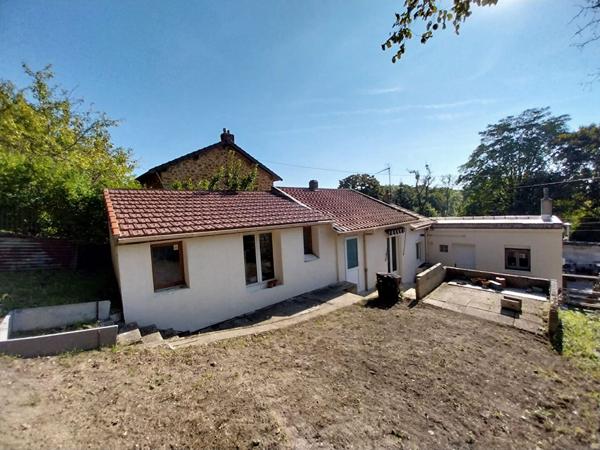 Maison Meulan En Yvelines 2 chambres, jardin, dépendance