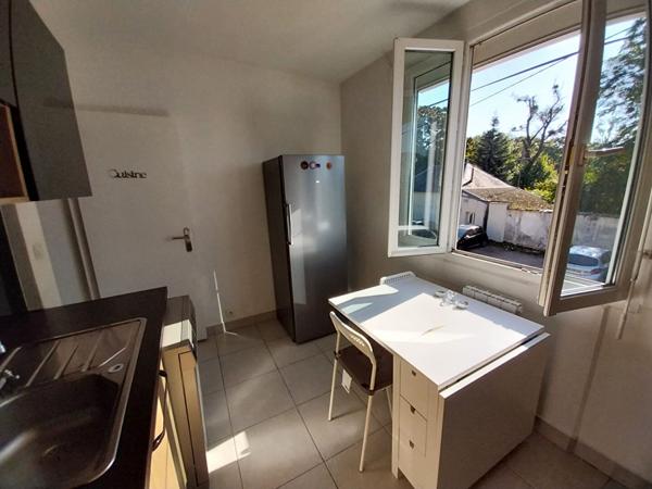 Maison Meulan En Yvelines 2 chambres, jardin, dépendance