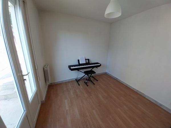 Maison Meulan En Yvelines 2 chambres, jardin, dépendance