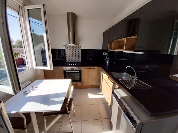 Maison Meulan En Yvelines 2 chambres, jardin, dépendance