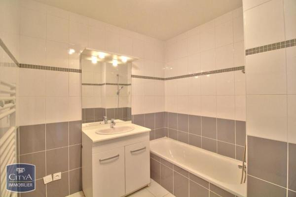 Appartement à louer 4 pièces 83.75m²