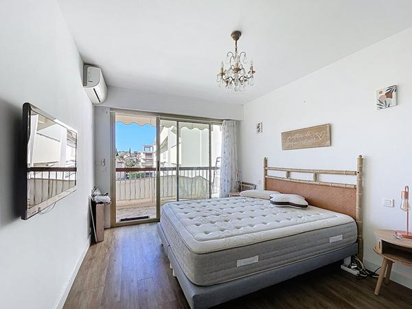 Antibes - Salis- vue mer